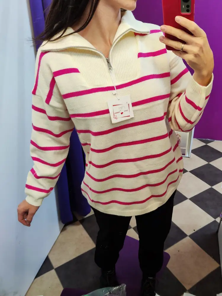 Свитерок классный, приятный к телу. Цвет очень освежает! Мне не подошёл фасон, как-то объемно к низу((бедра увеличивает