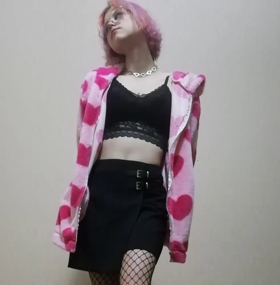 Топ шикарный! Подошёл идеально, не распускается, мне очень понравился
Инст: pamthielll