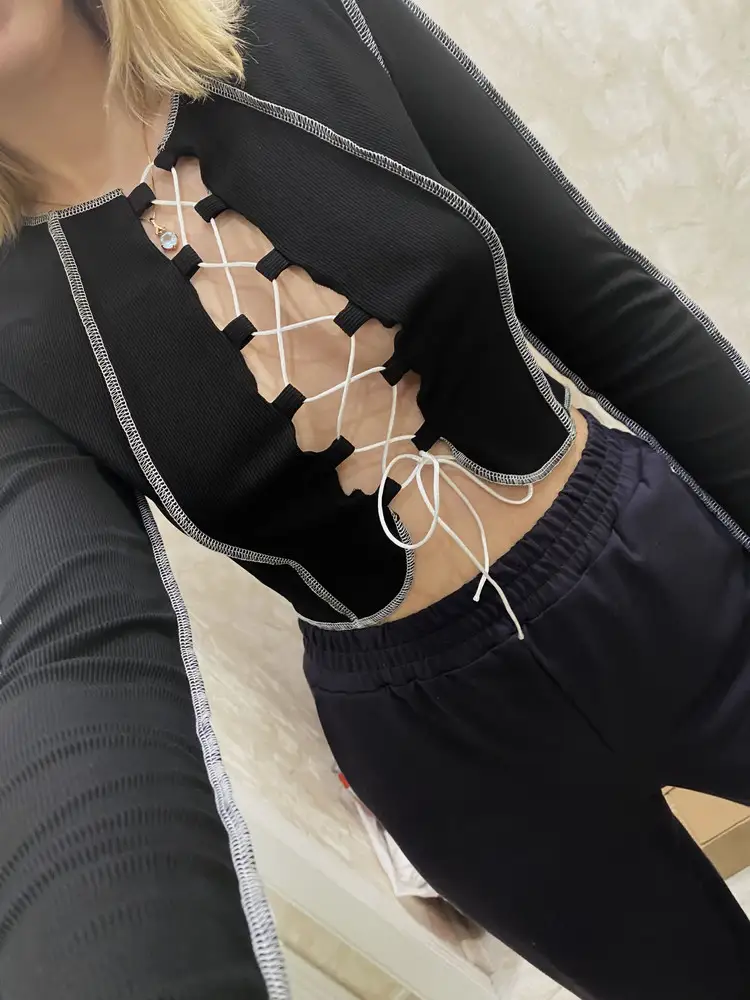 Кофта огонь 😻 качество пошива идеальное, нитки не торчат, село тоже супер , в общем довольна очень. Однозначно рекомендую, заказала еще в белом цвете