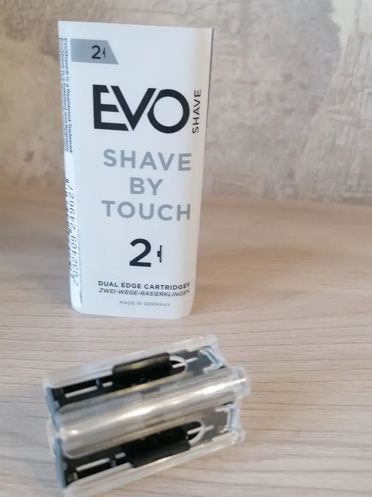 Заказала 4 кассеты, а отправили только 2, как то не серьёзно.