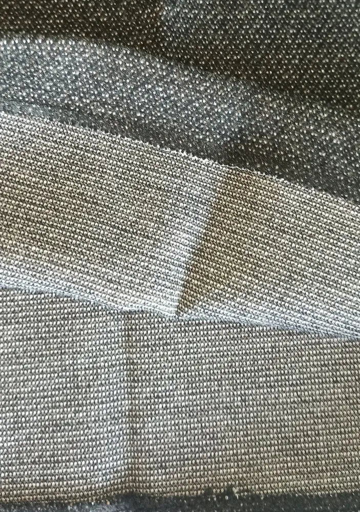 Отличные брюки. Очень довольна, то что я и хотела! Рискнула заказать без отзывов и не пожалела. Сидят по фигуре идеально. Рекомендую всем, кто ищет хорошие классические брюки 👍🏻