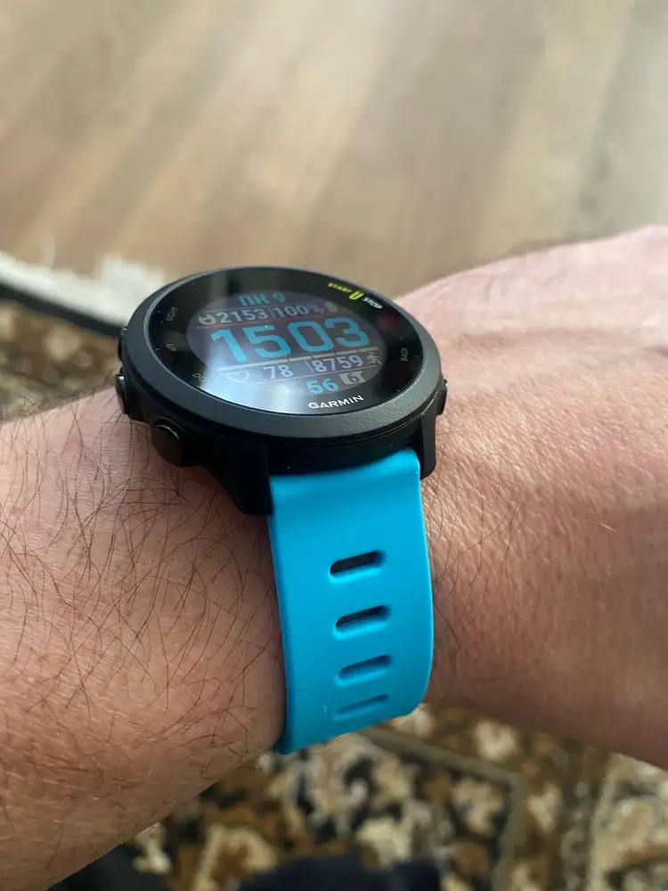 Хороший ремешок . На Garmin forerunner 55 подошел отлично.