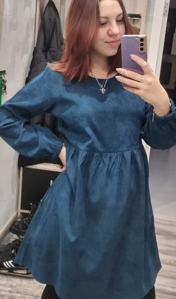 Платье само по себе хорошее, качественное, но цвета присылают не те которые заявленны. Заказала зелёное прислали синее, и второе заказывала темно синее а прислали голубое.