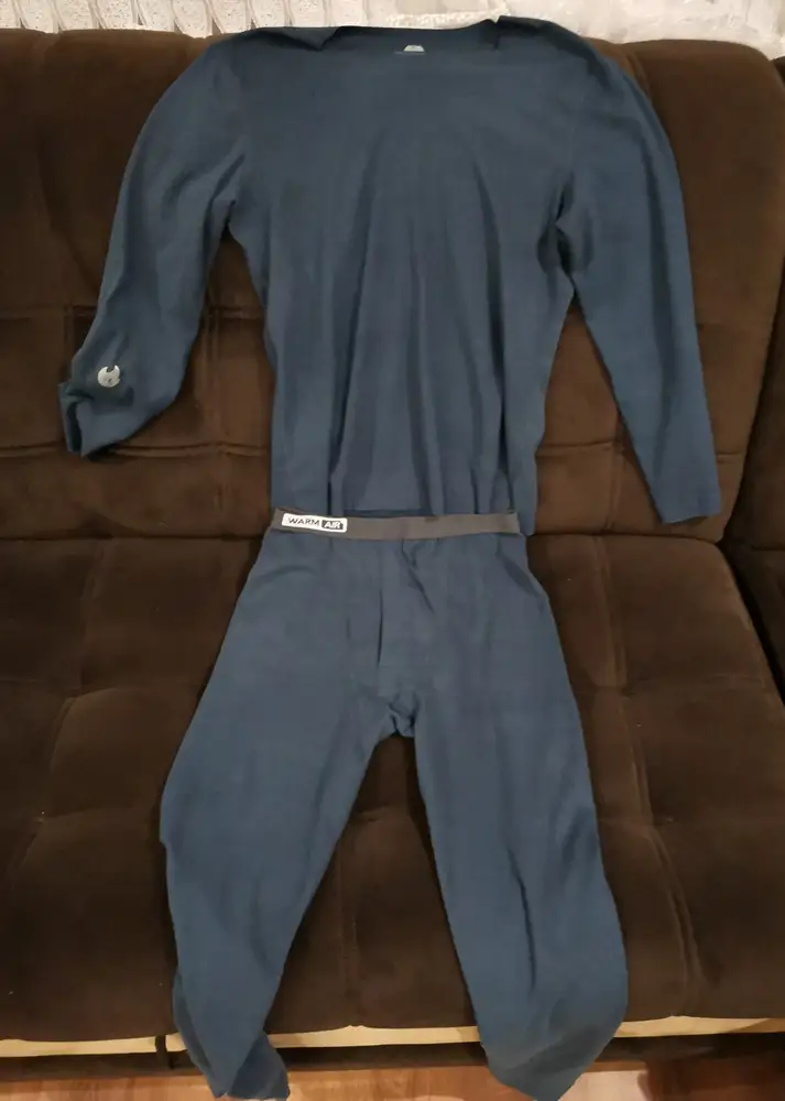 Материал приятный на ощупь, качественный, швы без дефектов вопросов нет этому поводу, есть одно но размер подбирал по таблице, на рост 172 вес 74 размер XL немного великоват, нужно было брать L