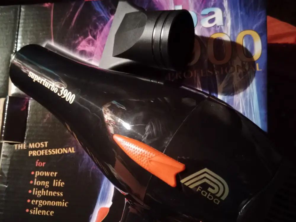 Только одна насадка... На фото - 2. Ужасно, отказ платный. Лучше бы взяла другой за эти деньги