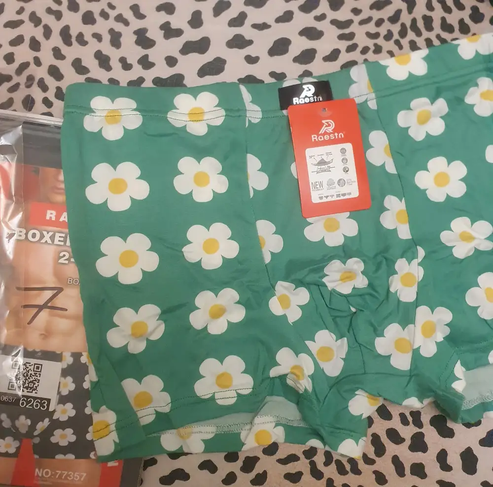 Качество огонь. Сшиты аккуратно. Трусы очень хорошего качества 👍. Спасибо продавцу за упаковку.