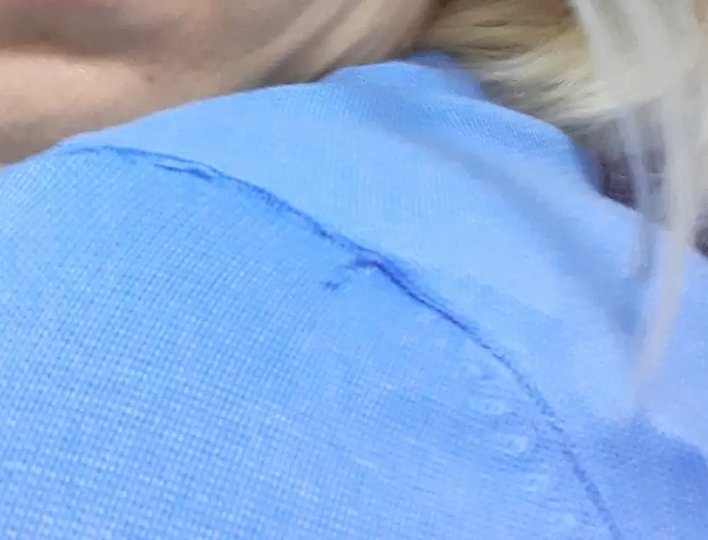 Заказала 2 цвета. Первый пришел качественный, второй с затяжкой по шву. От 2го отказалась