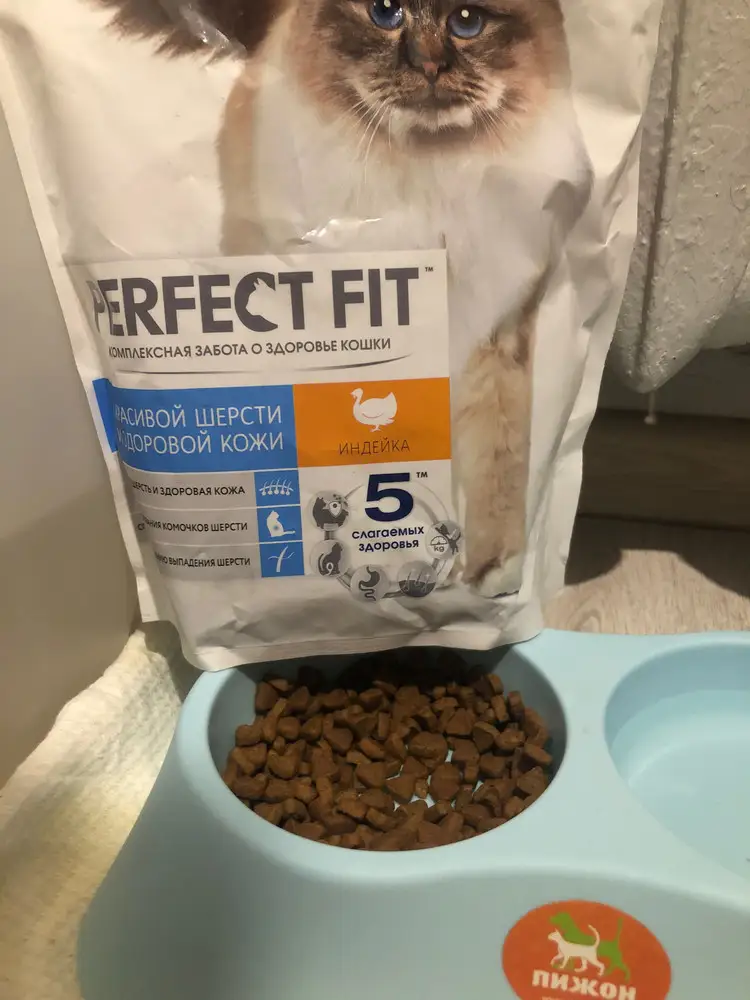 Хороший корм ,кот очень линял ,ел обыкновенный вискас (единственное что он ел )покупали и дорогие и недорогие ,только вискас.а этот корм лопает с удовольствием .коту 7 месяцев .кушает неделю ,шерсть реально стала меньше лезть,заметно по дивану и одежде ,а ещё когда гладишь.буду ещё брать)