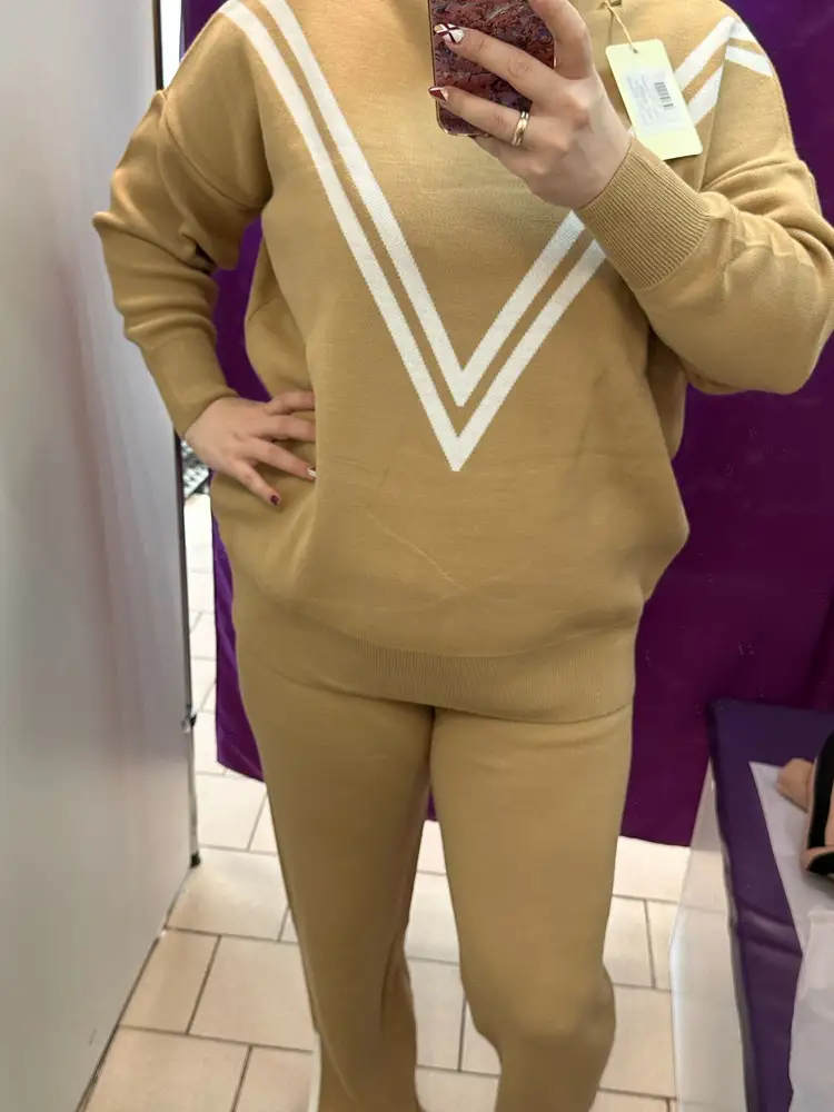 Костюм очень удобная,мягкая и цвет приятный все как на фото