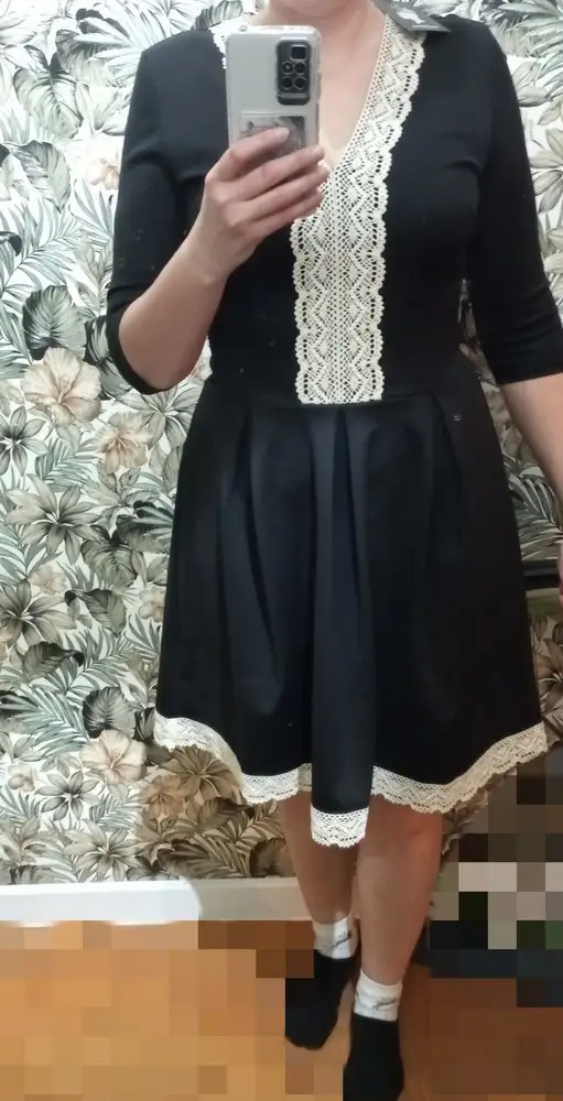 Отличное платье, на мой 46 село идеально. Ткань шикарная. Я в восторге😁🤗😍