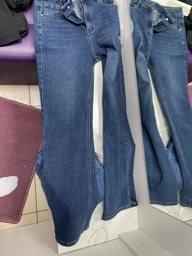 Не удалось приобрести джинсы, прислали не ту фирму , соответственно и размер и цвет не тот, качество также не смогла оценить ( сняли 100 р. за возврат, и это уже не первый и не второй раз, куда смотрит роспотребнадзор ??? Пахнет каким-то мошенничеством , по закону я имею право вернуть товар по браку в течении 7 дней , в моём случае вообще не понятно как оценивать товар . Ставлю продавцу 5 звезд , просто так, чтобы не портить репутацию, продавец не виноват, что маркетплейс косячит, вайлдберис ставлю 0 звезд, за сервис и за отношение к покупателям ! Буду переходить на другой маркетплейс !фото прилагаю