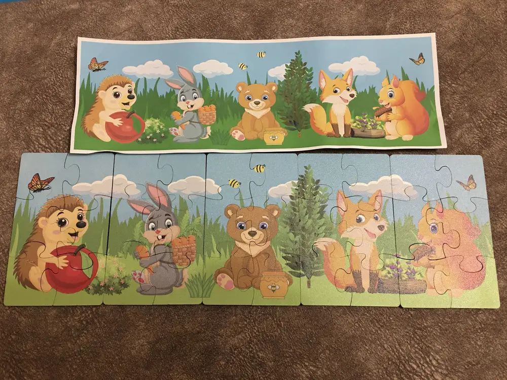 Пазлы пришли целые , в маленькой коробочке , удобно из не растерять , пазлы с ладошку , рисунок яркий четкий , можно собирать как отдельные 5 картинок, либо собрать один целый. Ребёнку понравилось, разбирается !
