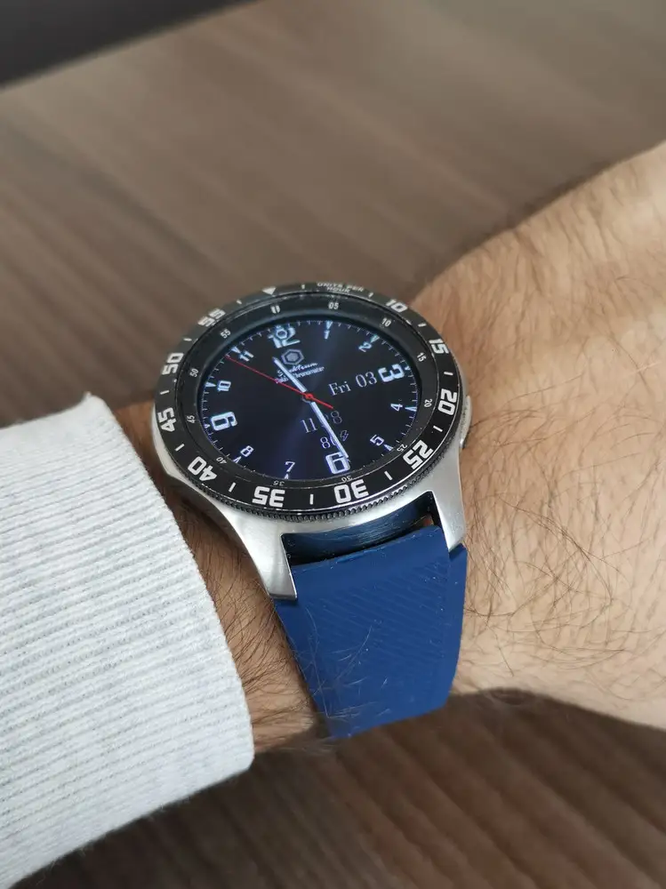 Отличный ремешок! Мягкий! Подошёл на  samsung galaxy watch 46 как оригинальный!