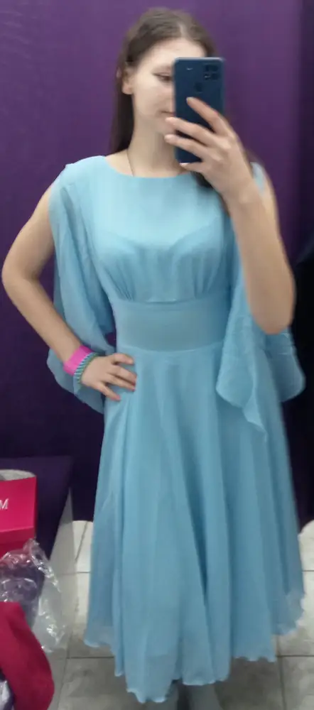 Очень красиво, мне понравилось. Особенно хорошо подошло на балл и на выпускной. Рекомендую)