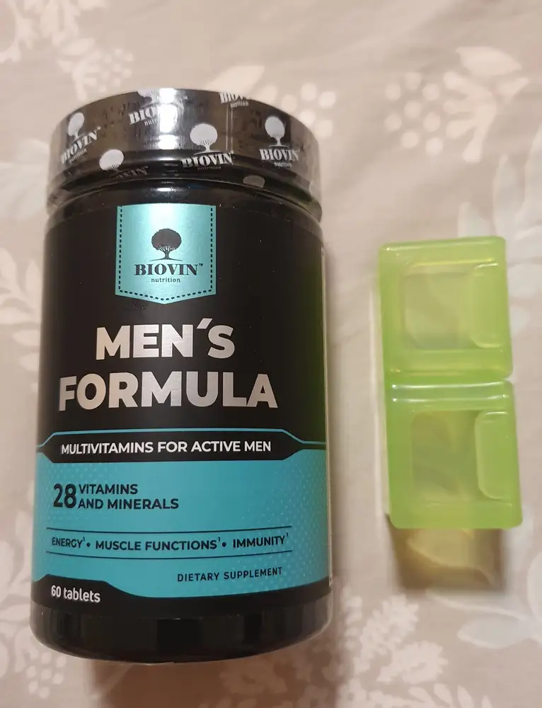 Долго выбирал витамины, выбрал по отзывам, буду пробовать, приятный бонус бокс для таблеток и витамин.