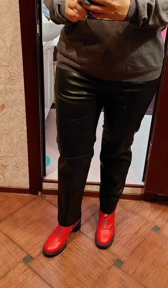 Брюки шикарно сидят и прячут изьяны, на 50, взяла 48-50