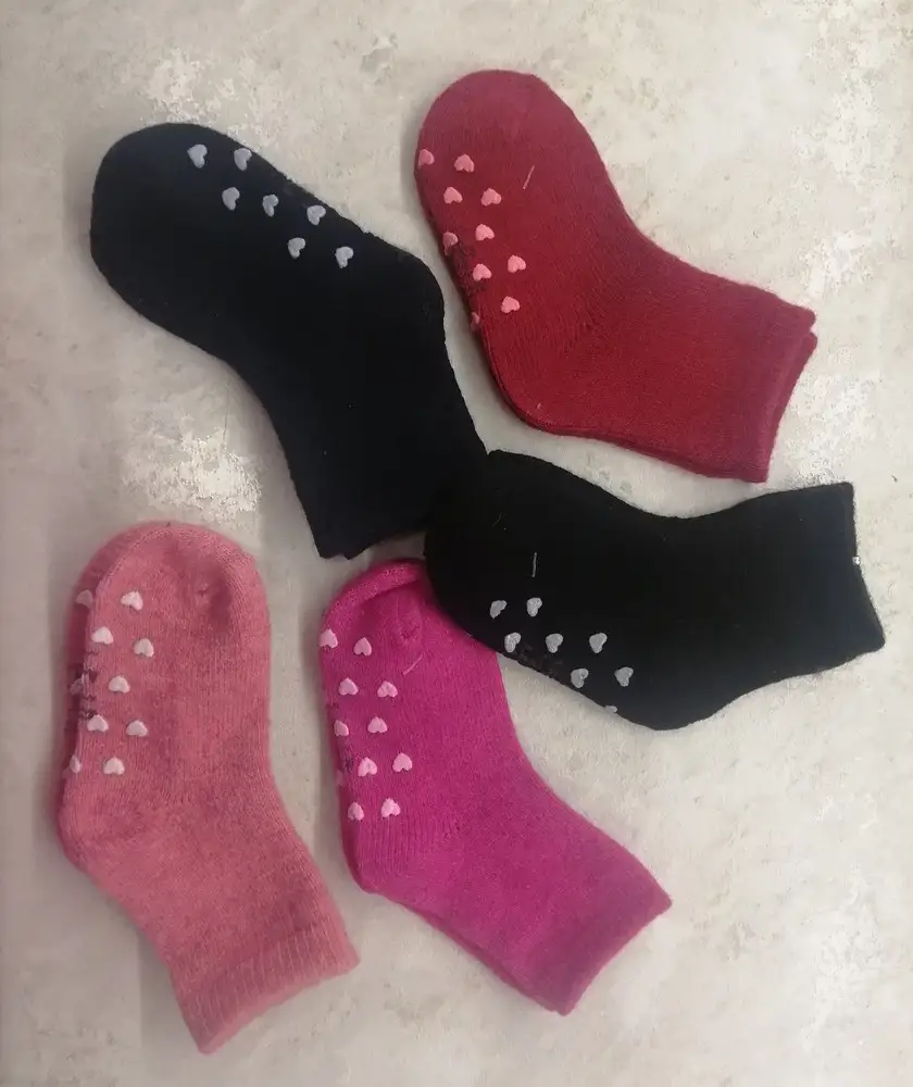 Носочки классные!! Очень мягкие, тянутся хорошо.