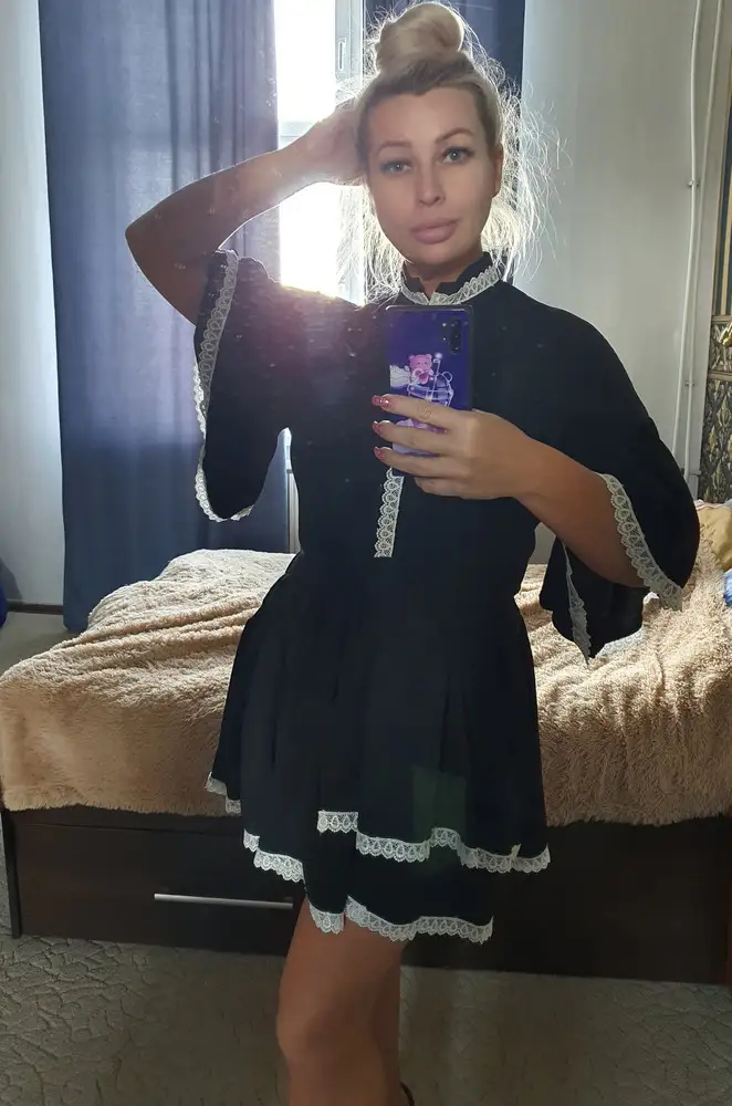 Интересное платье. Мне понравилось. Еще и купила с хорошей скидкой. К покупке рекомендую.