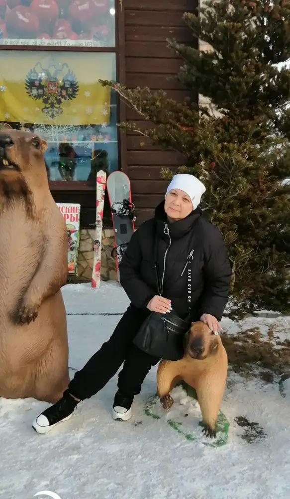 Кеды угги СУПЕР!!! Мягкие, тёплые,удобные.И смотрятся шикарно!!! На полный 38р. взяла 38.подошло как родное.. Спасибо продавцам и ВБ. 🙂🙂🙂